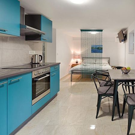 Cezar Luxury Apartment Omiš Buitenkant foto