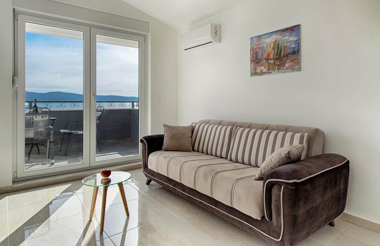 Cezar Luxury Apartment Omiš Buitenkant foto