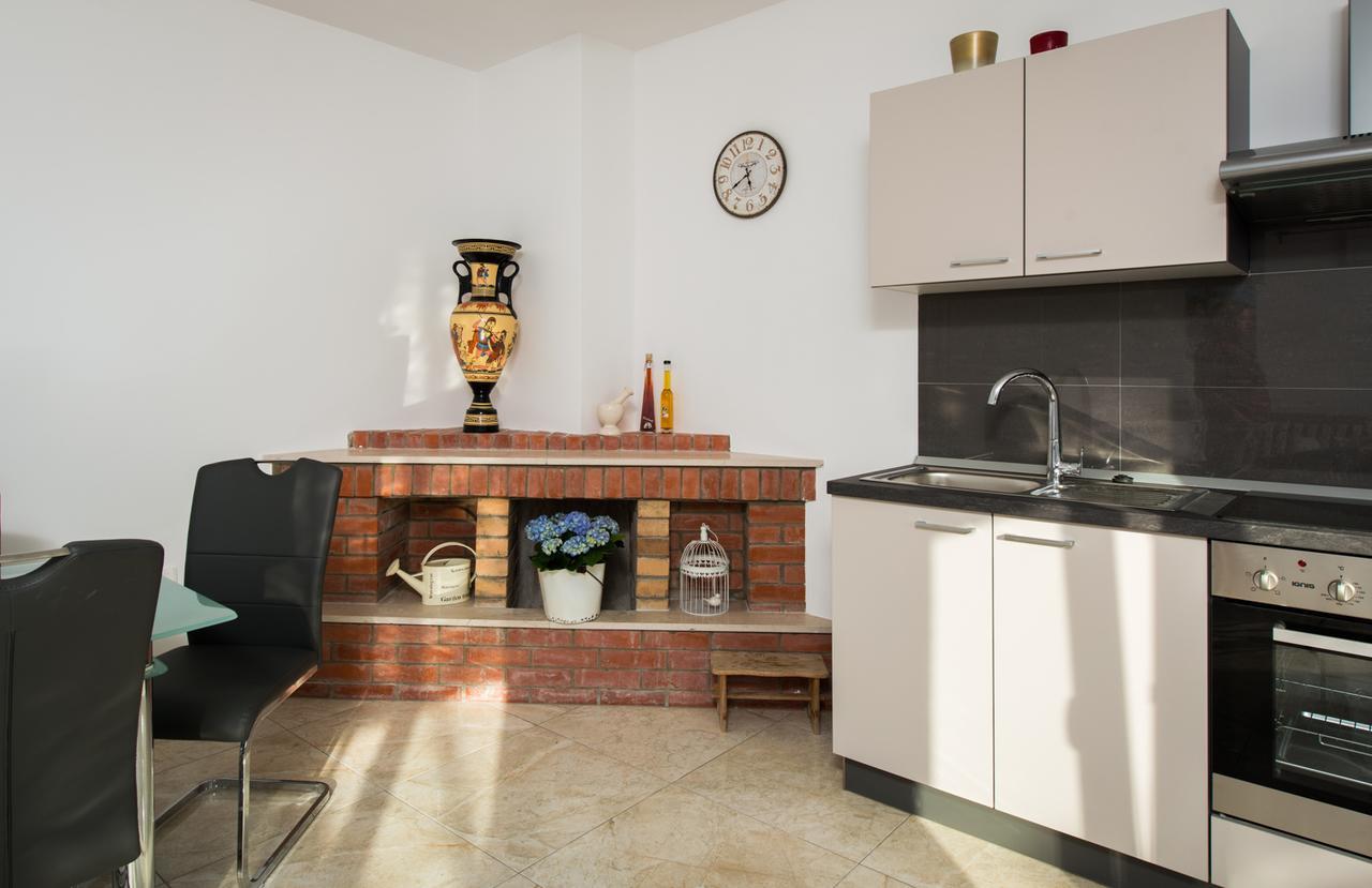 Cezar Luxury Apartment Omiš Buitenkant foto