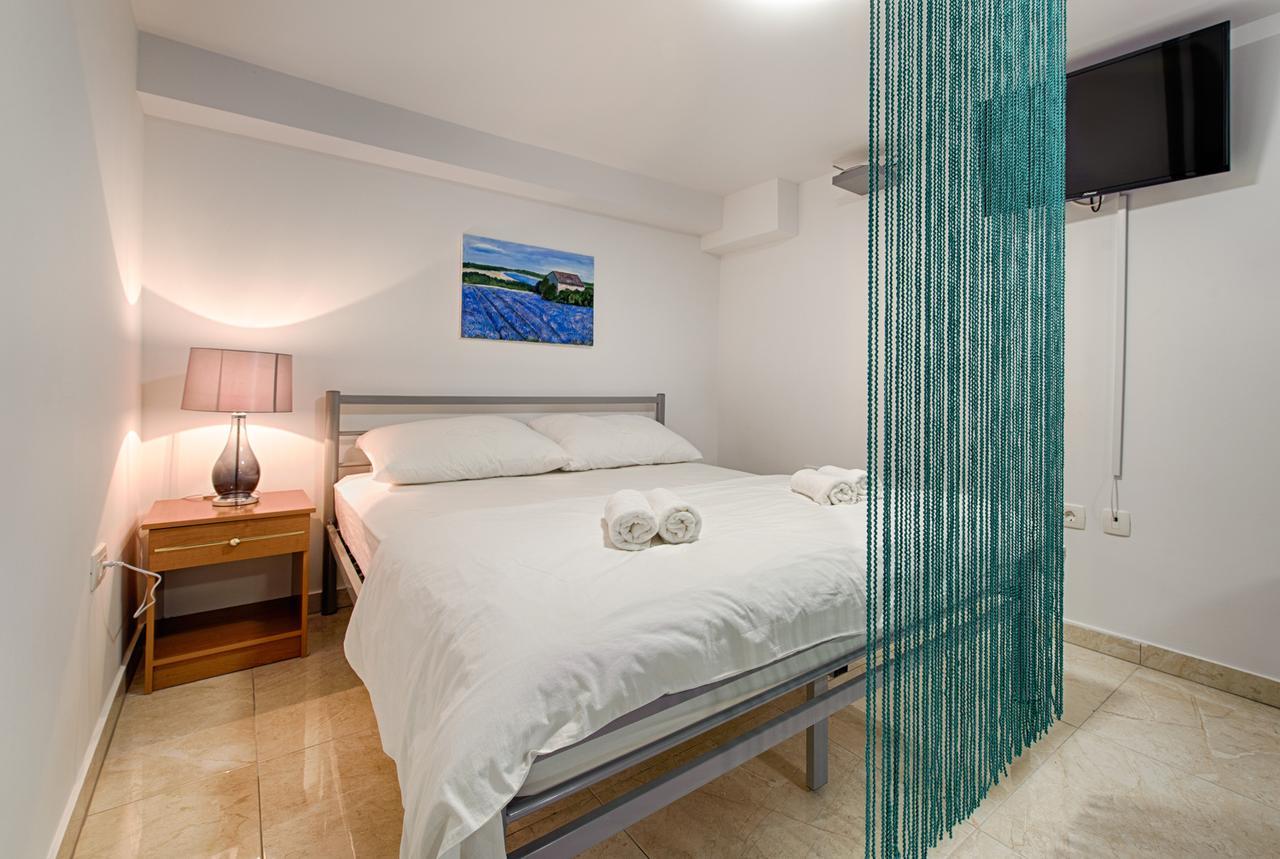 Cezar Luxury Apartment Omiš Buitenkant foto