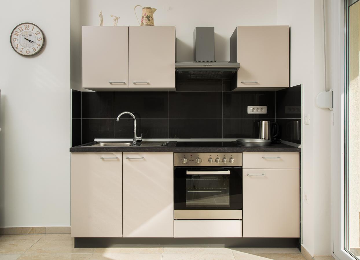 Cezar Luxury Apartment Omiš Buitenkant foto
