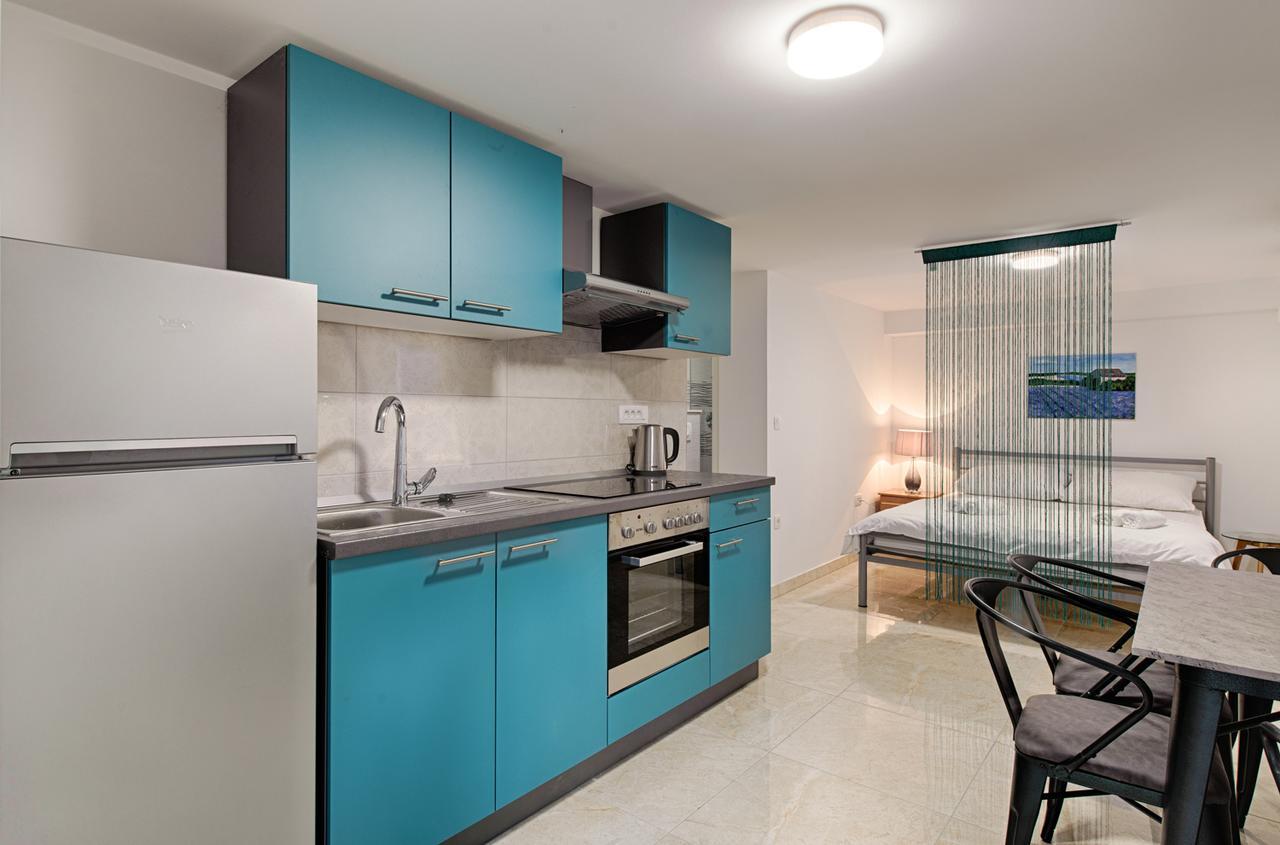 Cezar Luxury Apartment Omiš Buitenkant foto