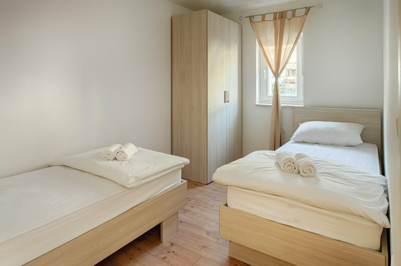 Cezar Luxury Apartment Omiš Buitenkant foto